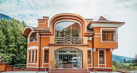 Отель Alm House п. Красная Поляна - официальный сайт